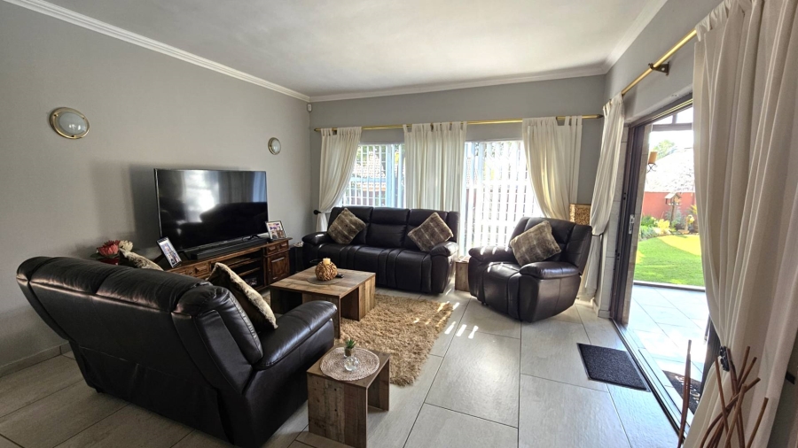 4 Bedroom Property for Sale in Ifafi North West